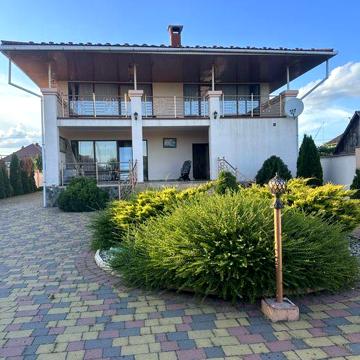 Продаж 2 поверхового будинку в с.Ключарки, Мукачево.