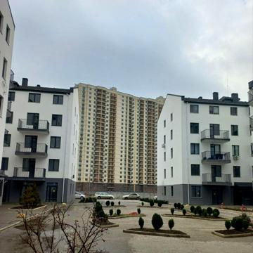 Академіка Сахарова вул., 3