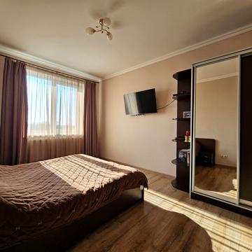 Героїв Миколаєва вул., 35