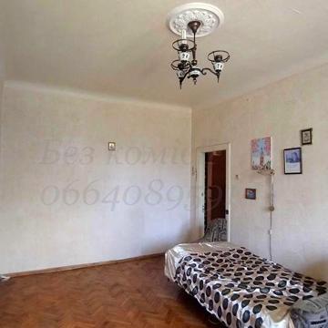 Продам квартиру по вул. Верховинна, 28. "Сталінка". СтМ Житомирська
