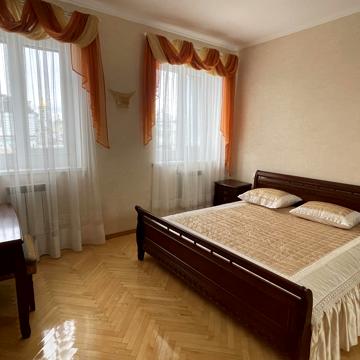 Михайлівська вул., 24-В