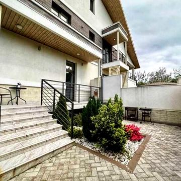 Замечательный дом в Совиньоне, бассейн