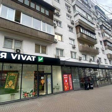 Простора 3-кім. квартира, поруч Палац культури Украіна