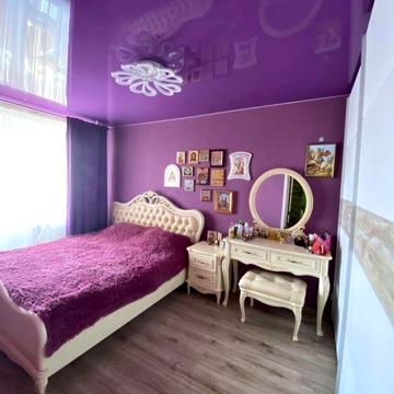 Продам двокімнатну квартиру з ремонтом в центрі міста!