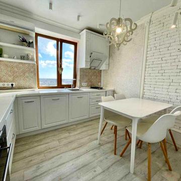 Продаж квартири в районі Східний 3