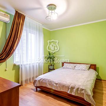 Драгоманова вул., 1д