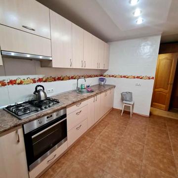 Степана Бандери просп., 96