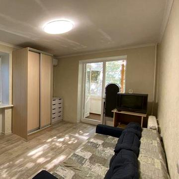 Продам двокімнатну квартиру. Рокосовського, Є - відновлення