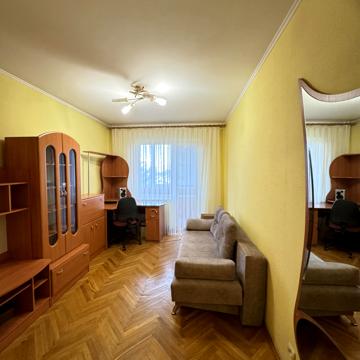 Миру вул., 90
