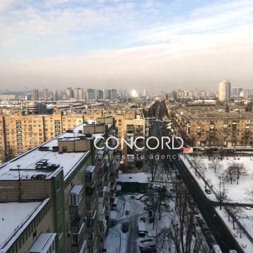 Володимира Сосюри вул., 6