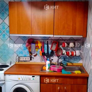 Амосова вул. (Корчагінців), 36