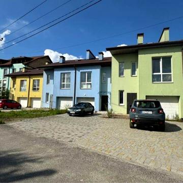 Останній 200 м2 з гаражем та своїм двориком