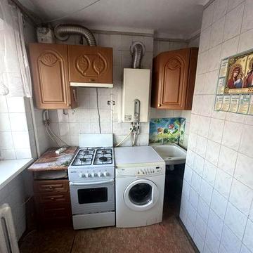 Продається однокімнатна квартира в центрі.