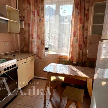 2-кімнатна квартира в центрі з індивідуальним опаленням
