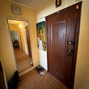 Продається 4 кімнатна квартира на Проспекті Гагаріна .