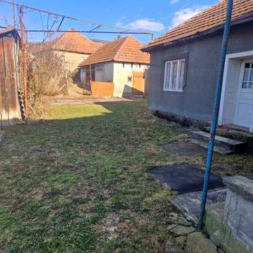 Будинок в селі Лавки
