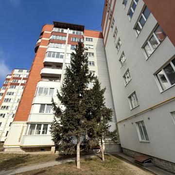 Тролейбусна вул., 5