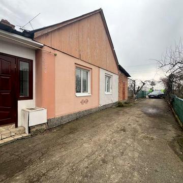 Продам будинок з великою ділянкою