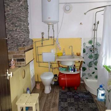Продам  жилу дачу з опаленням