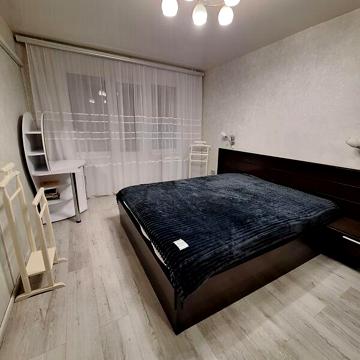 Довгострокова оренда 3к Квартира вул. Лупиноса Анатолія