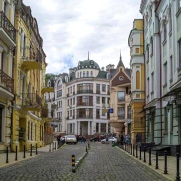 Воздвиженська вул., 28/30