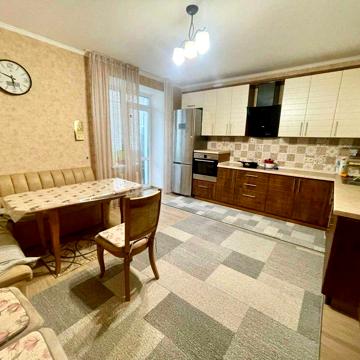 ЗДАМ велику 3кк. Еліт будинок. Закритий двір