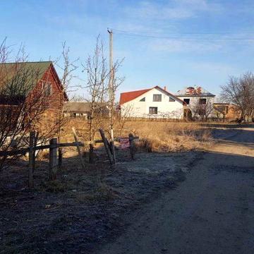 Будиночок зі зрубу та земельна ділянка 15 сот. с. Забужжя