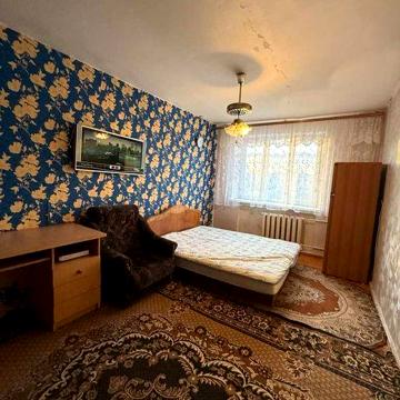 2к. комунальна квартира на вул.Олександрійська