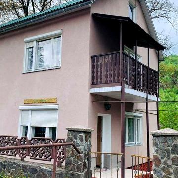 Оренда Продаж садиби в курортному місці Поляна Закарпатської області