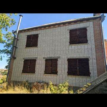 Продам Двоповерховий цегляний будинок
