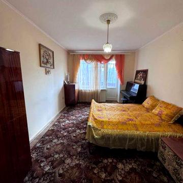 № 12504 -  Продам 3-х кімнатну квартиру, вул. Театральна, 85 м², 3/9 п
