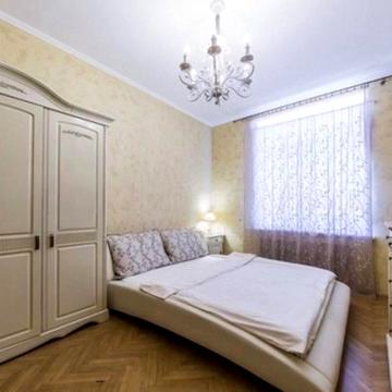 Велика Васильківська вул. (Червоноармійська), 29