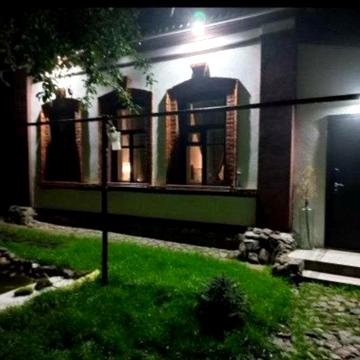 Продається квартира з терасою (частина будинку)