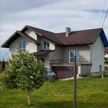 Новий будинок в Драгомирчанах