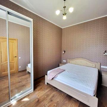 2 кімнатна СТАЛІНКА в центрі Є-відновлення