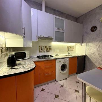 Продаж 1-к в центрі