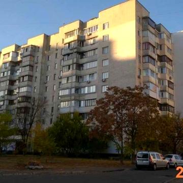 Продаж 3-к квартири 67,81 м2 м.Київ, вул.Драгоманова, 18.  70000$