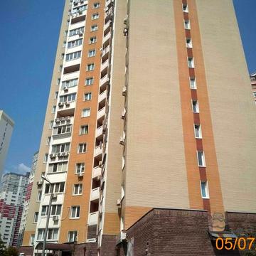 Продаж 2-к квартири 73,3 м2. м.Київ, вул.Драгоманова, 1-Б.   85000$