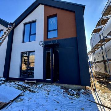 Продам дуплекс 91м2. Площа ділянки 2,5 сотки.