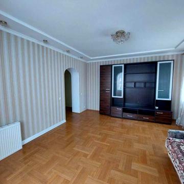 Продається 2 кімнатна квартира в новобудові.
