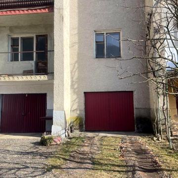 Продається квартира в селищі Міжгірʼя