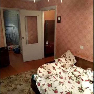 Космонавтів вул., 2
