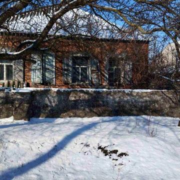 Продам дом в центре п Андреевка Балаклейского района