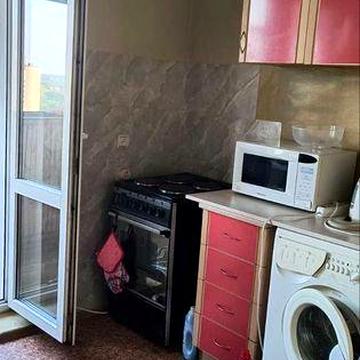 сдам 1 к. квартиру, Деснянский р.ул. Бальзака 87, видовая, теплая евро