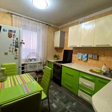 Продам 2-х кімнатну квартиру вул. Івана Миколайчука