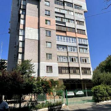 Продаеться  3 к/к квартира в центрі