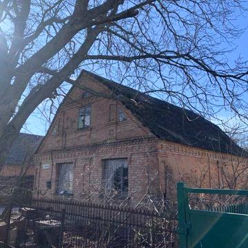 Продам будинок з гаражем