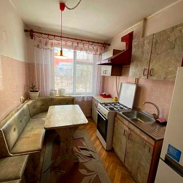 Оренда затишної двокімнатної вкартири на Зарічному