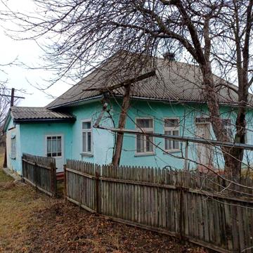 М. Новоселиця. Продається будинок чотири кімнати. Літня кухня 13-соток
