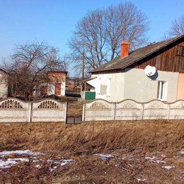 Продається половиаі будинку